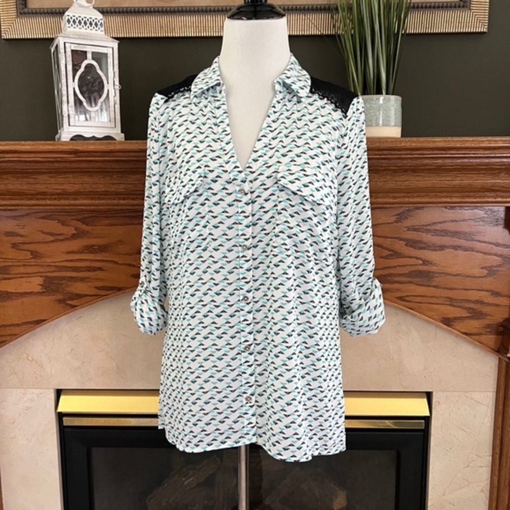 Candie's Patterned Print Lace Roll Cuff Button Down Blouse Sz.‎ M NWT